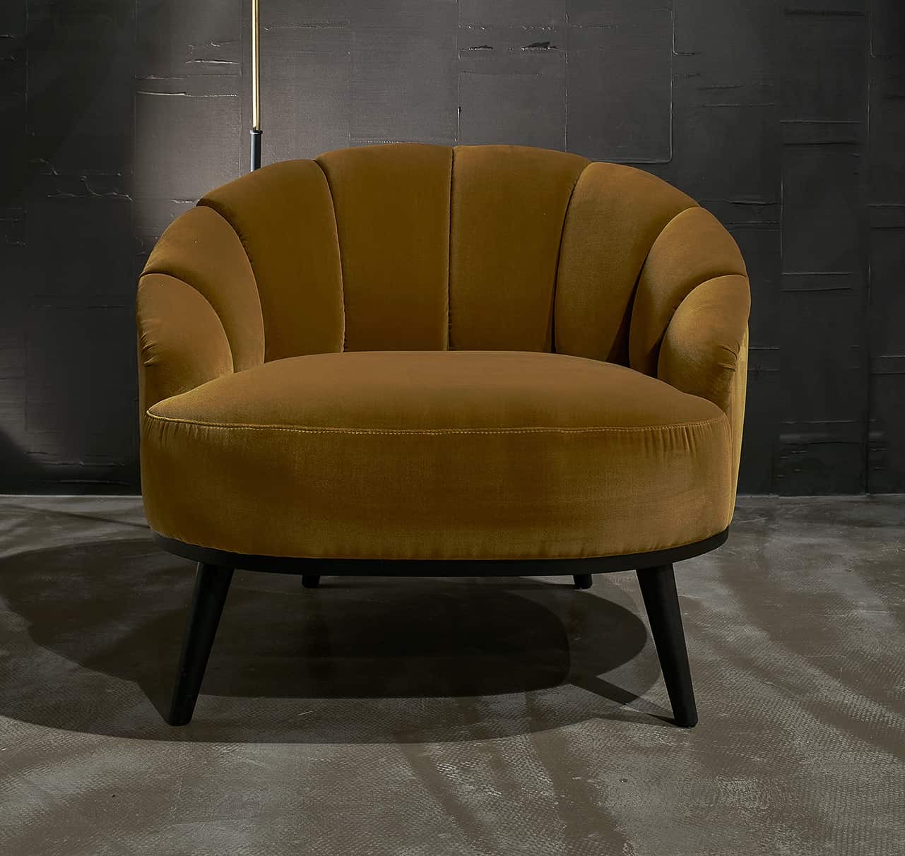 Okergele velours fauteuil